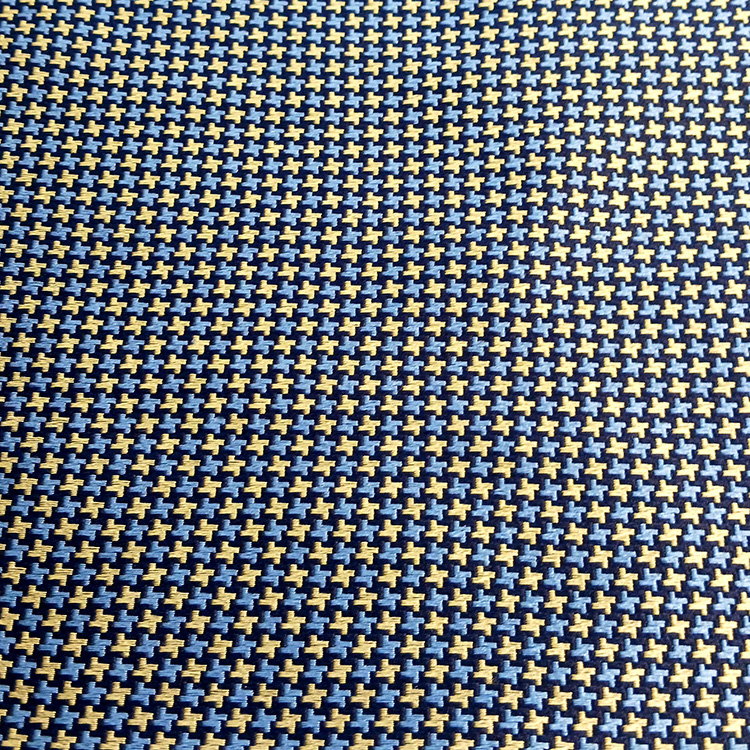 Lenço-azul-ceu-com-padrão-(4).jpg