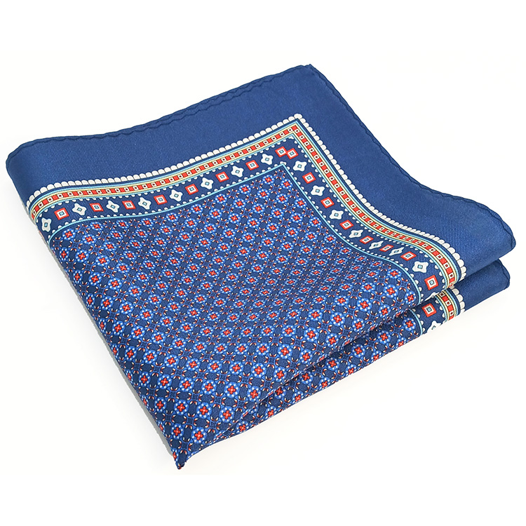 Lenço-azul-com-padrãso-em-vermelho-(3).jpg