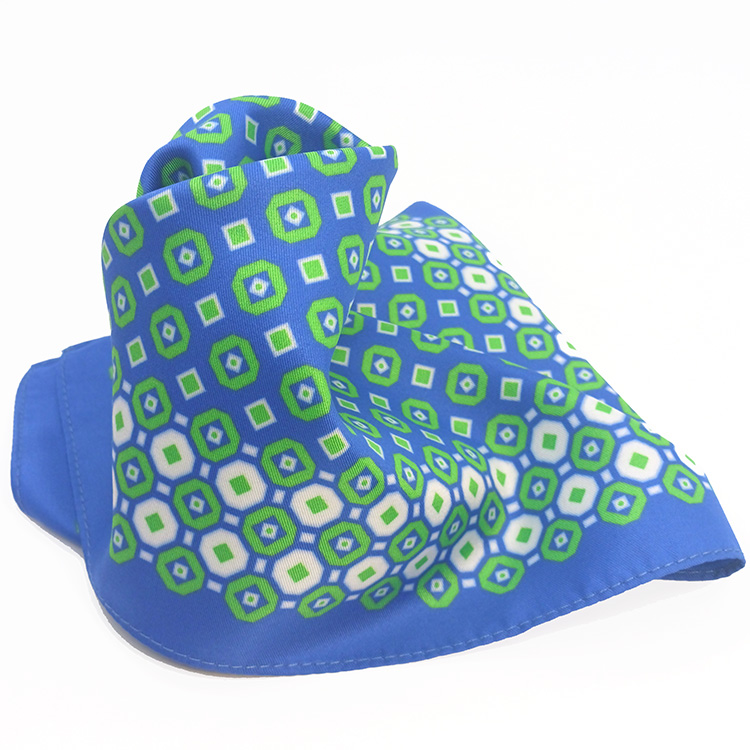 Lenço-azul-royal-com-padrão-verde-piriri-(2).jpg