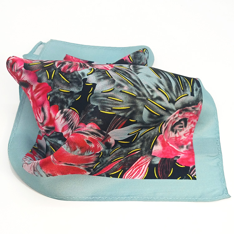 Lenço-menta-com-padrão-coral--(2).jpg