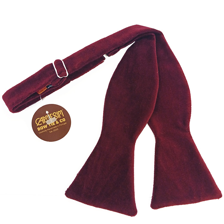 Selftie-veludo-bordeaux-(1).jpg